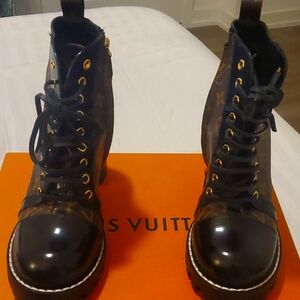 AUTHENTIC LOUIS VUITTON BOOTS 👢